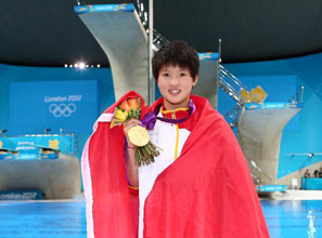 女单10米台陈若琳卫冕