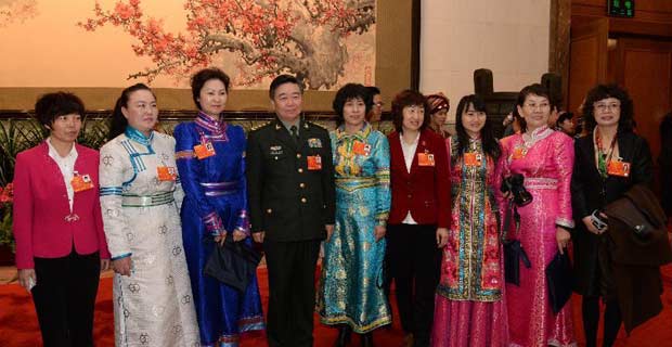 代表们在闭幕会前合影