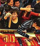 是谁导演了这幕&ldquo;满城尽带黄金甲&rdquo;？