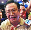 “不想再和媒体接触了，我只想过安定的生活。”