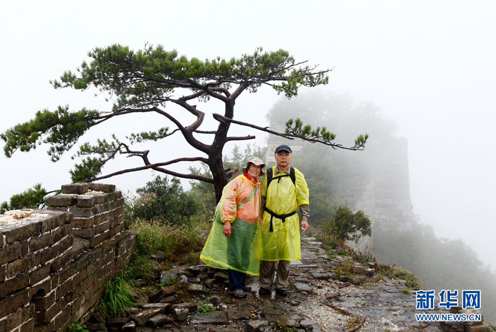 《风雨中我们走过》
