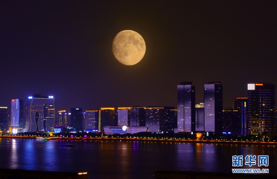 我站在阳台拍风景