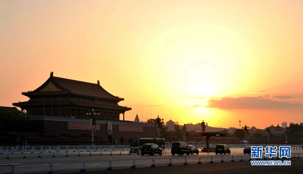 日出天安门