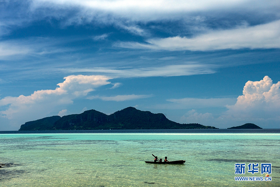 《那蓝天，那碧海，那伊甸园般的神秘之地》