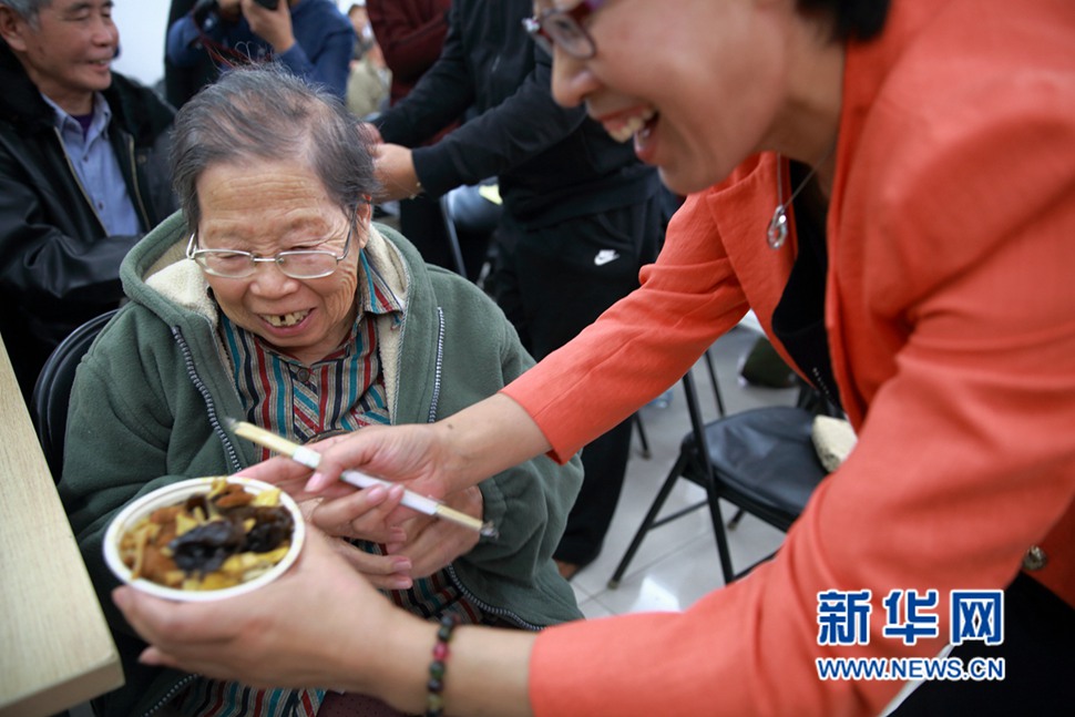 一碗长寿面，一片感恩情