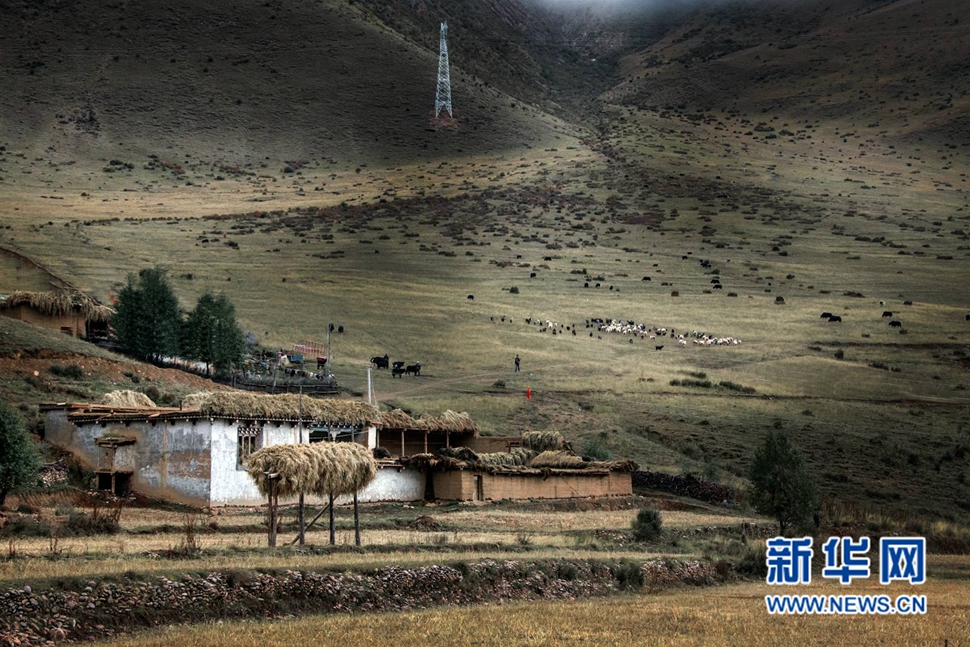 两江峡谷阅苍茫