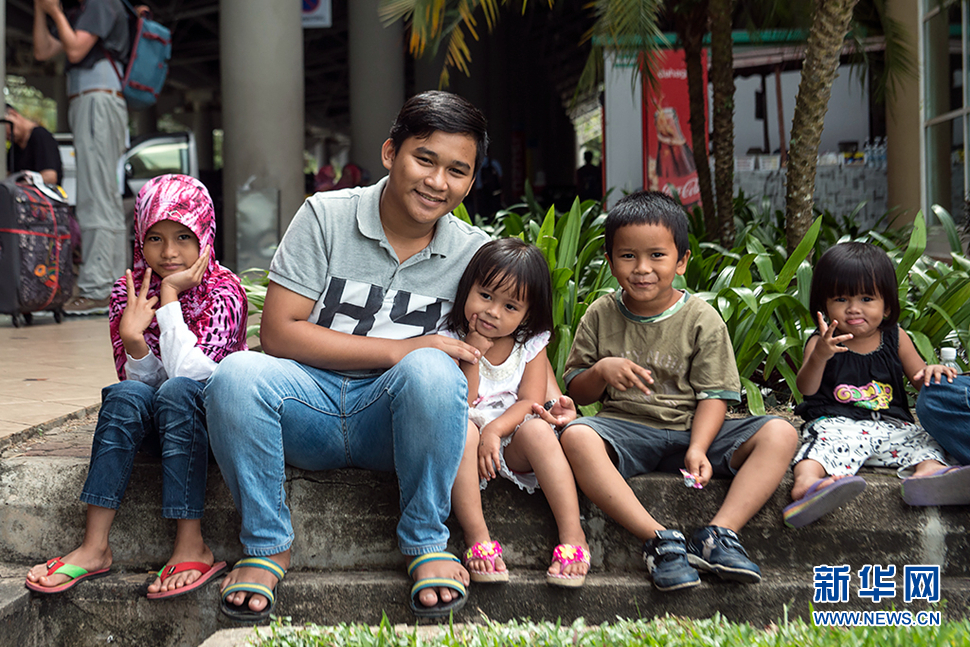 列车上的马来风情