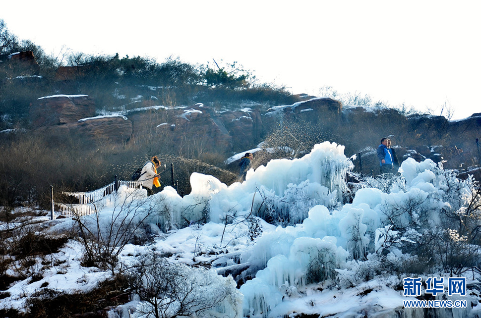 《万安山七彩大峡谷》
