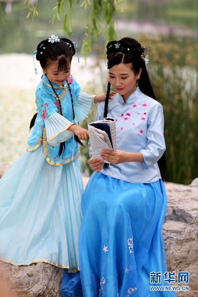 回归经典与雅致—母女斗趣