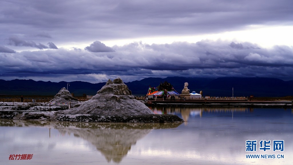 乌云笼罩天空之境—茶卡盐湖游记