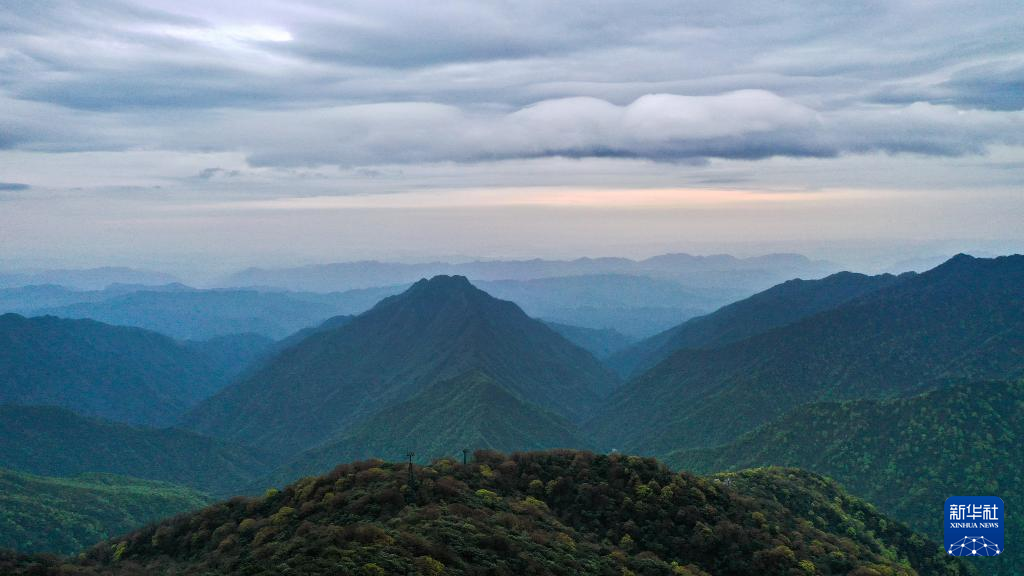感受摄影构图魅力 天空之眼瞰贵州梵净山 第 2 张