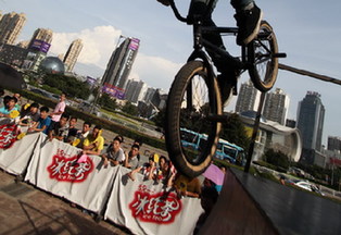 2012CX中国极限赛武汉站&mdash;&mdash;极限飞跃