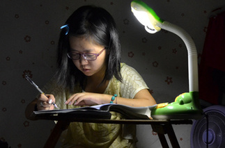 【纪实】女研究生实拍舍友私密生活