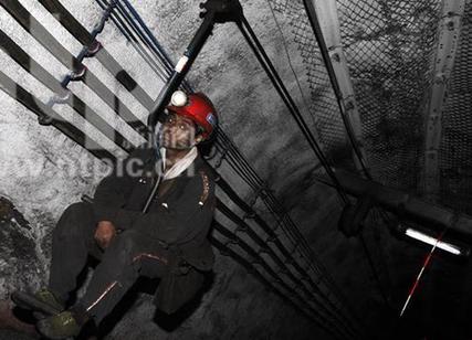 【镜界】传递正能量 &ldquo;弯腰老师&rdquo;患病26载难舍讲台