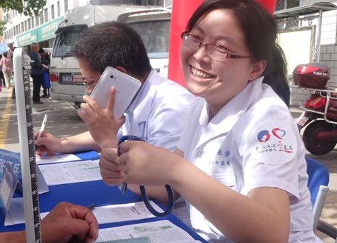 脑心同治走基层 走基层走进太原