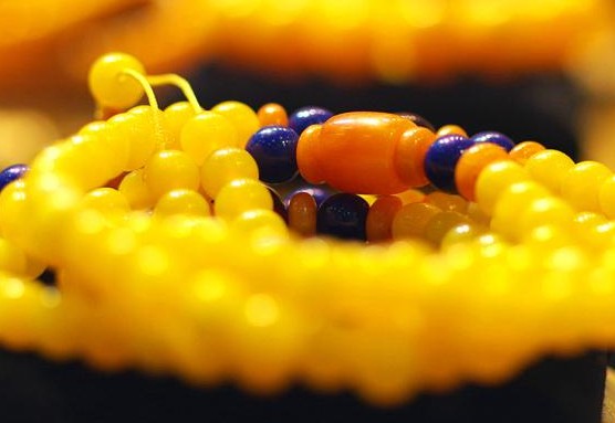 色彩鲜丽的珠宝