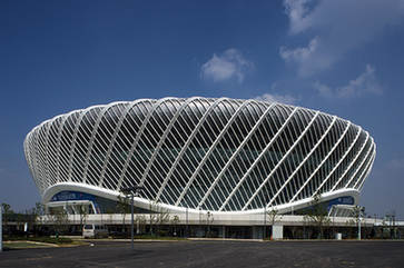 光谷旋风球场竣工