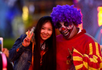 群鬼来袭 欢乐谷开启京城最大万圣狂欢