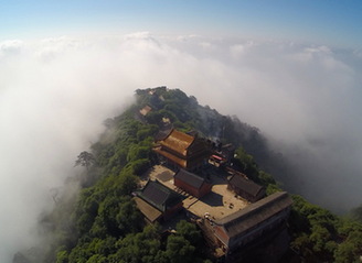 俯瞰云海景忠山