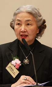 梁爱诗:“一国两制“利于香港繁荣稳定