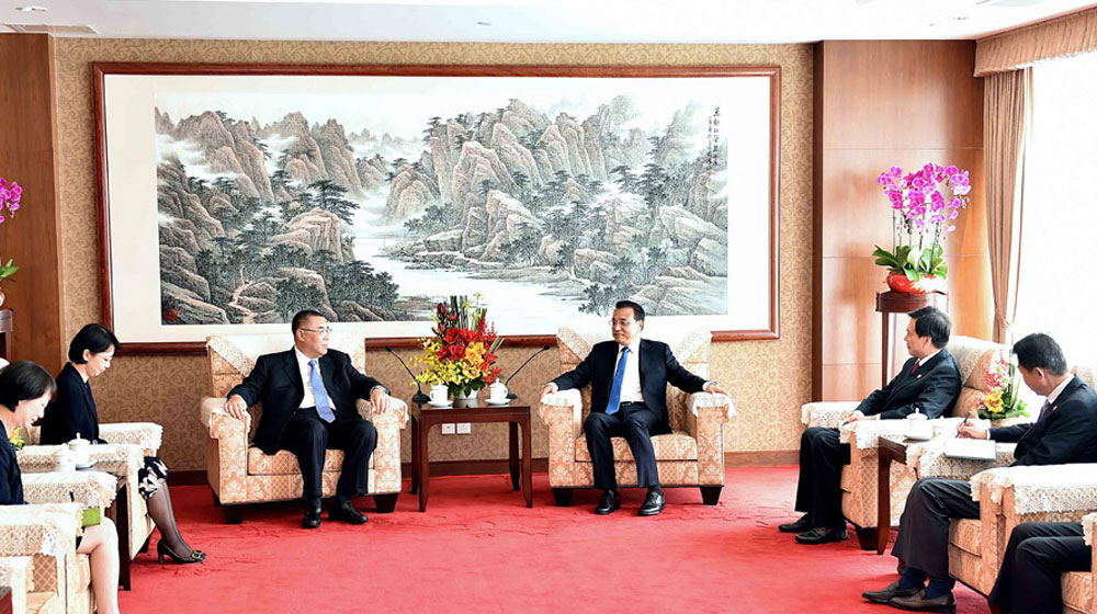 李克强会见澳门特别行政区行政长官崔世安