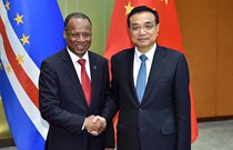 李克强会见佛得角总理