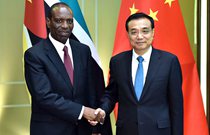 李克强会见莫桑比克总理