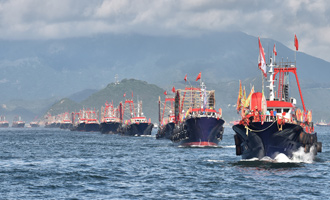 香港百船巡游庆回归二十周年