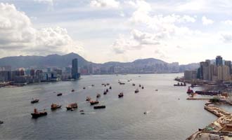 香港百船巡游庆回归二十周年