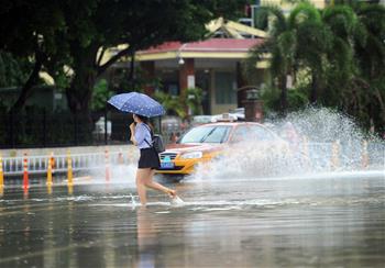 臺風&ldquo;塔拉斯&rdquo;擦過海南