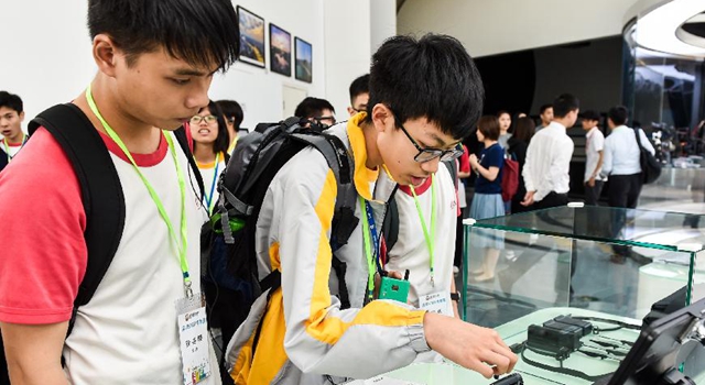 香港青年代表：抓住机遇 积极赴内地发展