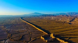 两岸及港澳大学生走进甘肃考察丝路文化遗产