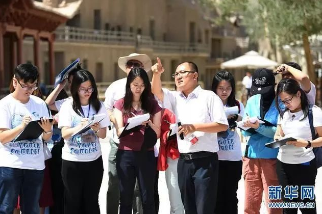 香港大学生在敦煌一圆&ldquo;文化传承梦&rdquo;