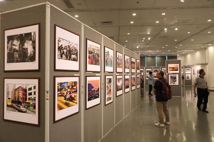 “歷史光影”攝影展再現香港滄桑巨變