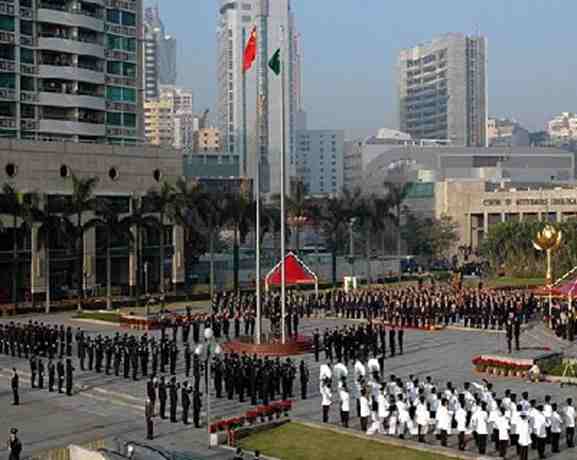 澳门回归后庆祝首个国庆日