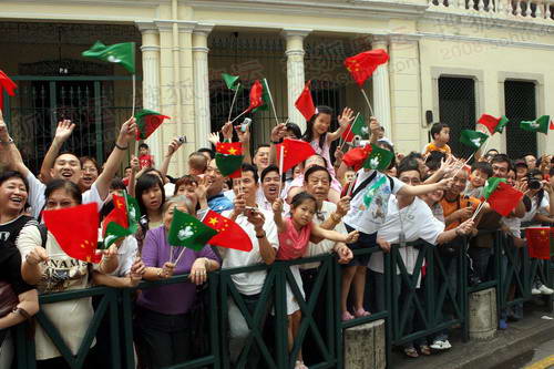 土生土长澳门人：回归祖国才终于成为家乡主人