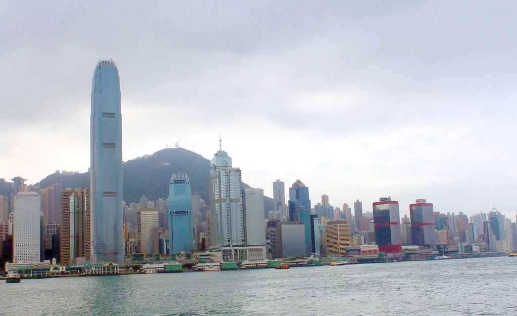 香港各界：全国人大常委会及早释法能起稳定作用