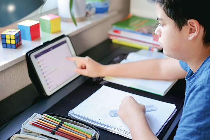 “被社交媒体化”：数字时代改变德国年轻人