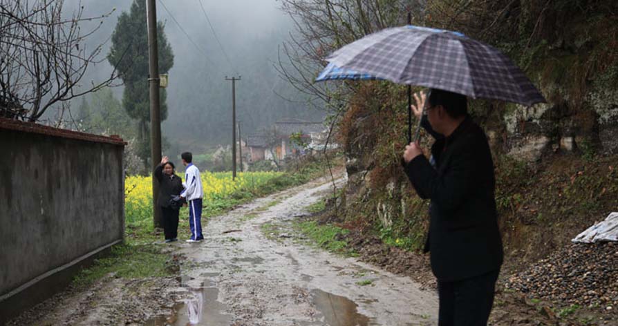 “授渔计划”走访受资助学生