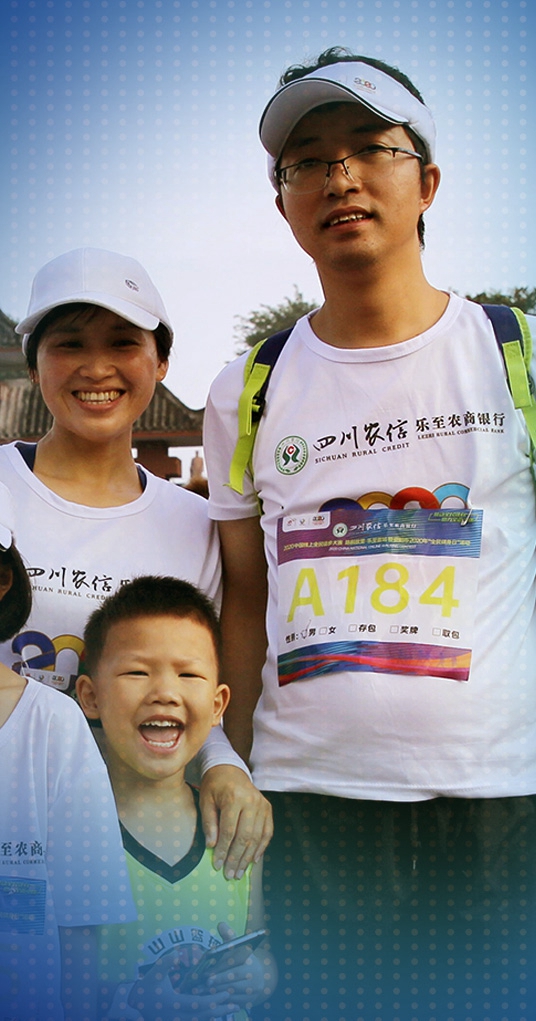 第一书记“夫妻档”陈彩霞、杨方华