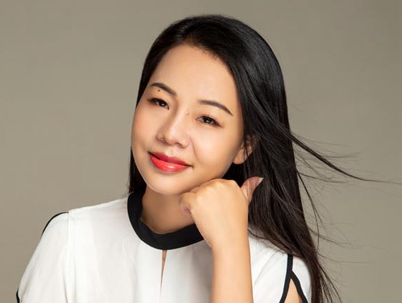 &ldquo;点灯人&rdquo;余婧