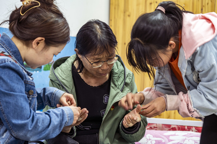 张桂梅：点亮大山女孩梦想的&ldquo;校长妈妈&rdquo;