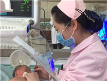 &ldquo;重症新生儿的代理妈妈&rdquo;彭锡萍