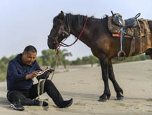 “胡杨林守护者”艾力·尼亚孜
