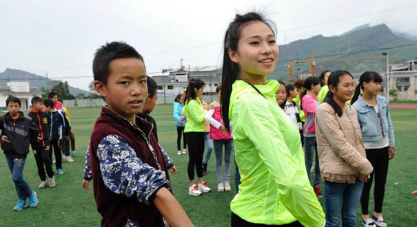 国家女子健身队走进雅安震区学校推广健身