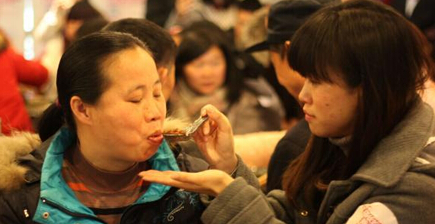 成都&ldquo;孝心饭局&rdquo; 免费邀网友请父母吃饭