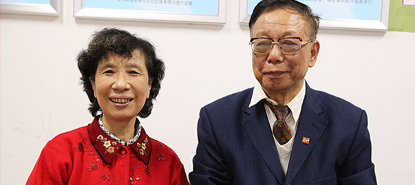 金婚故事：两颗心依偎，两双手搀扶