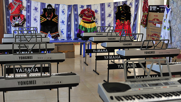 美育圆梦--央视少儿频道《大手牵小手》走进西双版纳