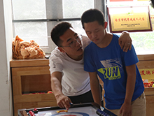 &ldquo;用爱心托起迟升的太阳&rdquo;辛福