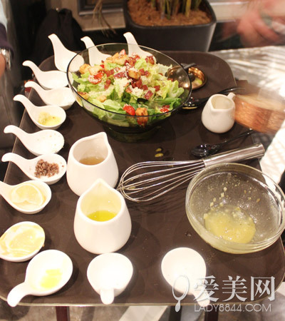  吃太撑不舒服？3招教你给肠胃